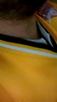 Snapshot of Ozomitro chatting on March 2025 09:42:02 PM Ozomitro online show from March 2025 09:42:02 PM