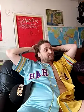 Snapshot of Ozomitro chatting on March 2025 02:10:02 PM Ozomitro online show from March 2025 02:10:02 PM