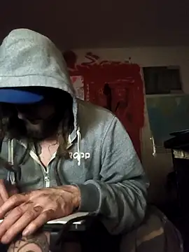 Snapshot of Ozomitro chatting on November 2025 06:07:01 PM Ozomitro online show from November 2025 06:07:01 PM