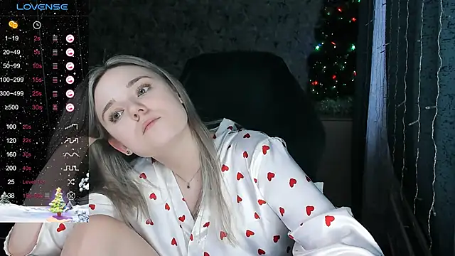 Snapshot of Your_small_bunny chatting on December 2024 09:21:02 AM Your small bunny online show from December 2024 09:21:02 AM