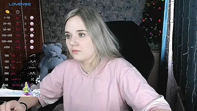 Snapshot of Your_small_bunny chatting on December 2024 07:17:01 AM Your small bunny online show from December 2024 07:17:01 AM