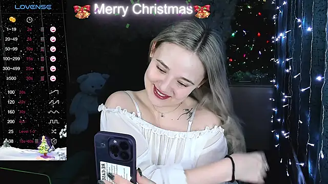 Snapshot of Your_small_bunny chatting on December 2024 11:43:02 AM Your small bunny online show from December 2024 11:43:02 AM