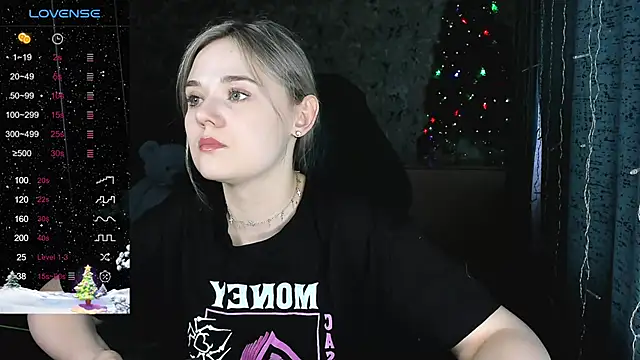 Snapshot of Your_small_bunny chatting on January 2025 09:04:02 AM Your small bunny online show from January 2025 09:04:02 AM