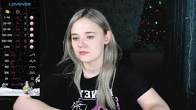 Snapshot of Your_small_bunny chatting on January 2025 12:08:01 PM Your small bunny online show from January 2025 12:08:01 PM