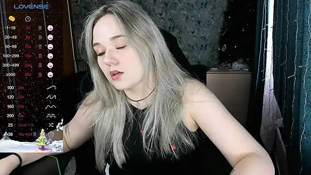 Snapshot of Your_small_bunny chatting on January 2025 06:17:01 AM Your small bunny online show from January 2025 06:17:01 AM