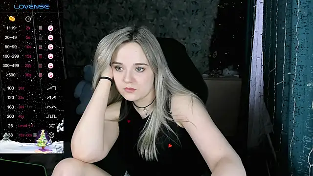 Snapshot of Your_small_bunny chatting on January 2025 09:27:01 AM Your small bunny online show from January 2025 09:27:01 AM