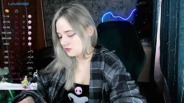 Snapshot of Your_small_bunny chatting on January 2025 04:00:01 AM Your small bunny online show from January 2025 04:00:01 AM