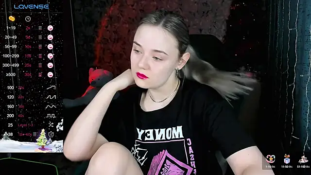 Snapshot of Your_small_bunny chatting on January 2025 01:15:01 AM Your small bunny online show from January 2025 01:15:01 AM