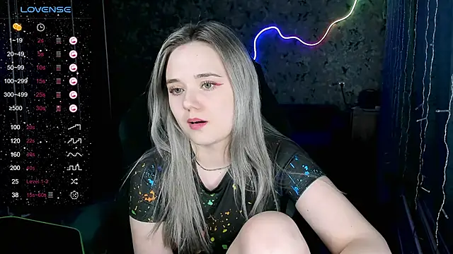 Snapshot of Your_small_bunny chatting on January 2025 12:54:01 PM Your small bunny online show from January 2025 12:54:01 PM