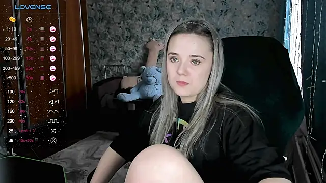 Snapshot of Your_small_bunny chatting on January 2025 07:56:01 AM Your small bunny online show from January 2025 07:56:01 AM