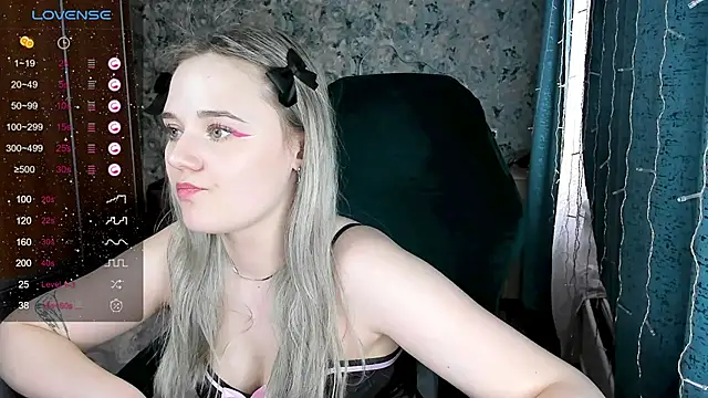 Snapshot of Your_small_bunny chatting on February 2025 09:11:01 AM Your small bunny online show from February 2025 09:11:01 AM