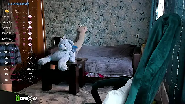 Snapshot of Your_small_bunny chatting on February 2025 06:24:01 AM Your small bunny online show from February 2025 06:24:01 AM