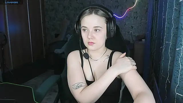 Snapshot of Your_small_bunny chatting on February 2025 02:26:01 PM Your small bunny online show from February 2025 02:26:01 PM