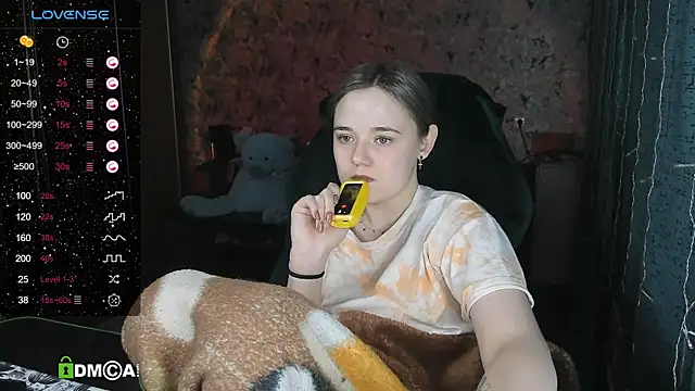 Snapshot of Your_small_bunny chatting on February 2025 02:21:01 PM Your small bunny online show from February 2025 02:21:01 PM