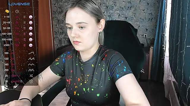 Snapshot of Your_small_bunny chatting on February 2025 05:13:02 AM Your small bunny online show from February 2025 05:13:02 AM