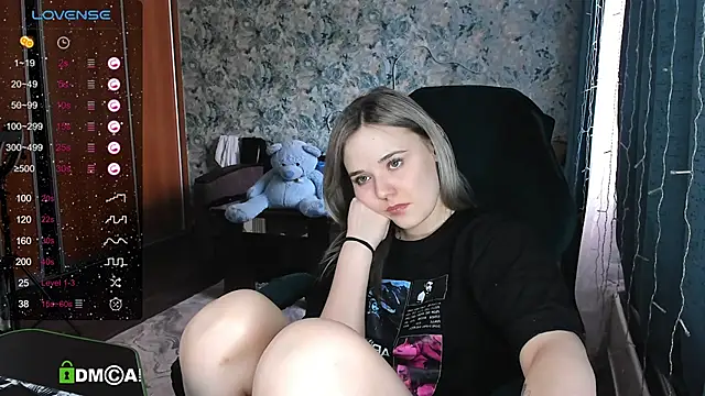 Snapshot of Your_small_bunny chatting on February 2025 07:20:01 AM Your small bunny online show from February 2025 07:20:01 AM