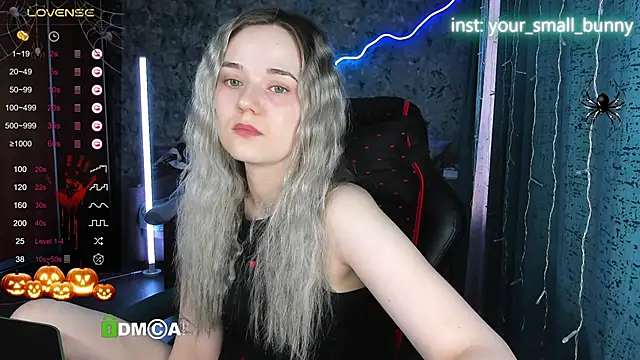 Snapshot of Your_small_bunny chatting on October 2025 02:08:01 AM Your small bunny online show from October 2025 02:08:01 AM