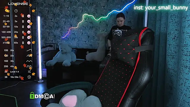 Snapshot of Your_small_bunny chatting on November 2025 02:12:01 AM Your small bunny online show from November 2025 02:12:01 AM