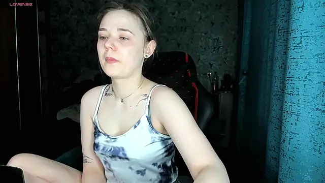 Snapshot of Your_small_bunny chatting on November 2025 02:00:02 AM Your small bunny online show from November 2025 02:00:02 AM