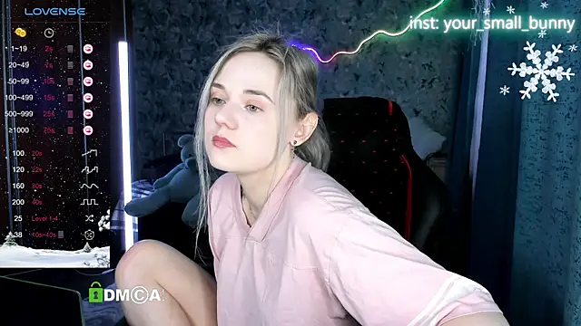 Snapshot of Your_small_bunny chatting on January 2026 03:01:01 AM Your small bunny online show from January 2026 03:01:01 AM