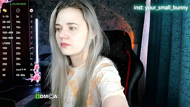 Snapshot of Your_small_bunny chatting on April 2026 02:06:01 AM Your small bunny online show from April 2026 02:06:01 AM