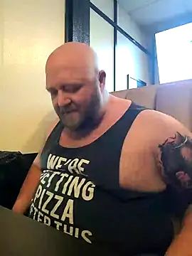 Snapshot of Strong_Bear89 chatting on December 2024 09:16:01 PM Strong Bear89 online show from December 2024 09:16:01 PM