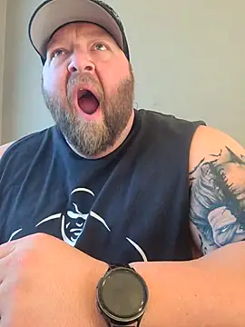 Snapshot of Strong_Bear89 chatting on January 2025 10:24:02 PM Strong Bear89 online show from January 2025 10:24:02 PM