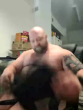 Snapshot of Strong_Bear89 chatting on January 2025 06:42:02 AM Strong Bear89 online show from January 2025 06:42:02 AM