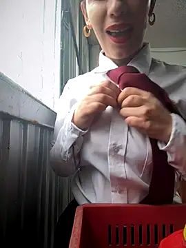 Alysson-- online show from November 2025 02:29:01 PM