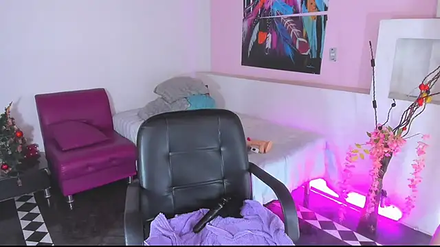 lunoxx  online show from December 2024 01:28:01 PM