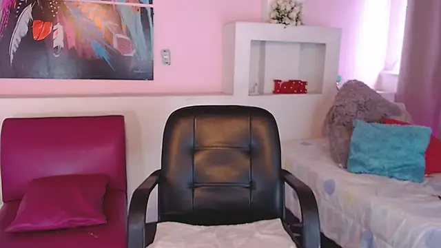 lunoxx  online show from February 2025 03:31:02 PM