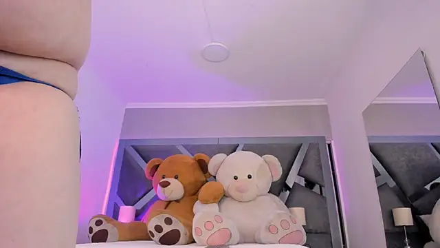 AmberiniHoffman online show from September 2025 11:59:02 AM