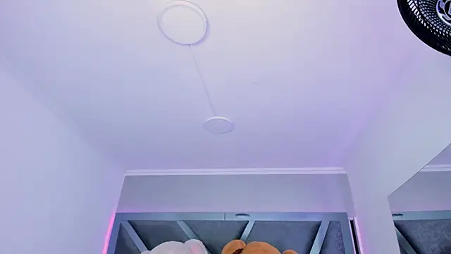 AmberiniHoffman online show from September 2025 12:10:02 PM