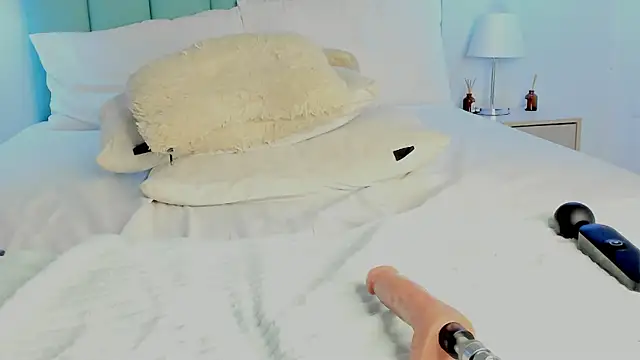 Khenta Michells online show from February 2025 01:17:02 PM