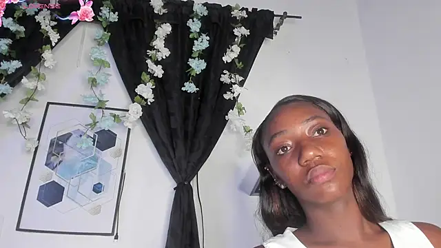 Khenta Michells online show from May 2026 11:29:01 AM
