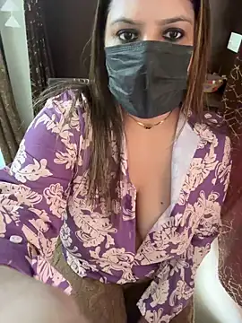 Snapshot of Reena_Darlinggg chatting on January 2025 06:16:01 AM Reena Darlinggg online show from January 2025 06:16:01 AM