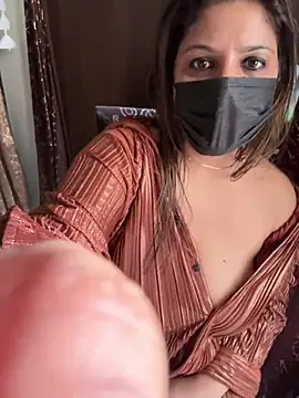 Snapshot of Reena_Darlinggg chatting on January 2025 10:03:01 AM Reena Darlinggg online show from January 2025 10:03:01 AM