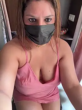 Snapshot of Reena_Darlinggg chatting on January 2025 06:46:01 AM Reena Darlinggg online show from January 2025 06:46:01 AM