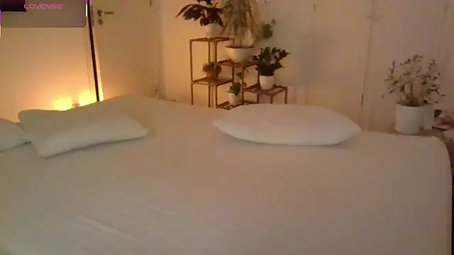 Snapshot of yournextdoorhottie chatting on April 2026 10:30:02 PM yournextdoorhottie online show from April 2026 10:30:02 PM