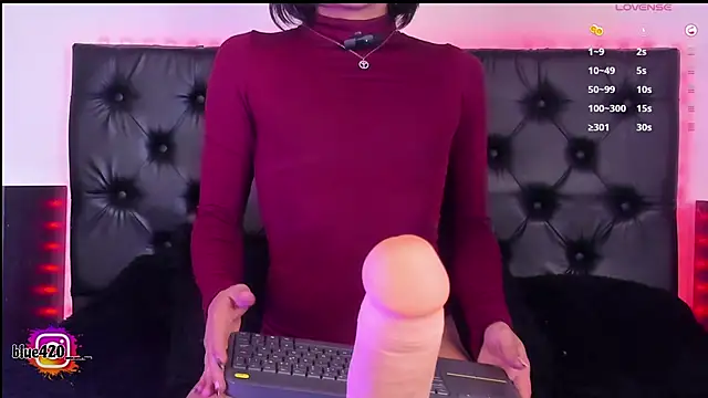 Snapshot of Skyler__blue4 chatting on January 2025 07:40:01 PM Skyler blue4 online show from January 2025 07:40:01 PM