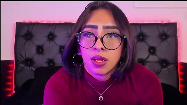 Snapshot of Skyler__blue4 chatting on February 2025 01:23:01 AM Skyler blue4 online show from February 2025 01:23:01 AM