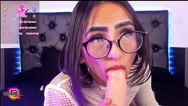 Snapshot of Skyler__blue4 chatting on February 2025 10:37:02 AM Skyler blue4 online show from February 2025 10:37:02 AM