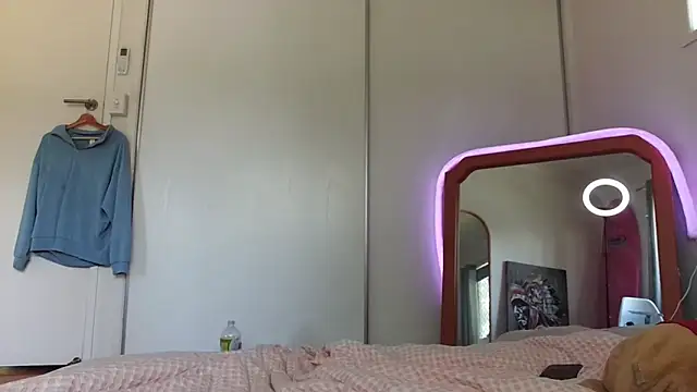 lexifeverr online show from February 2025 02:33:01 AM