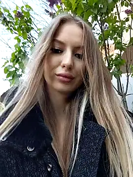 Snapshot of KeithTown chatting on April 2026 07:52:01 AM KeithTown online show from April 2026 07:52:01 AM