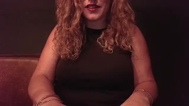 Snapshot of EyesWideShutNL chatting on October 2025 09:36:01 PM EyesWideShutNL online show from October 2025 09:36:01 PM