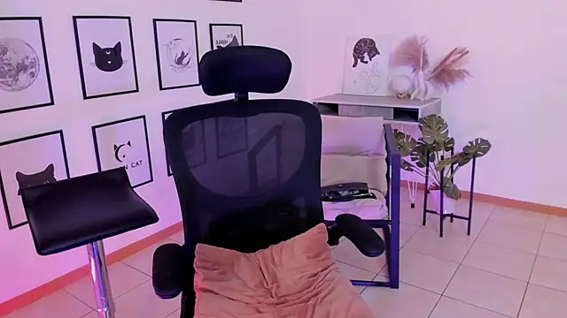 Elainebeness online show from January 2025 07:28:01 PM