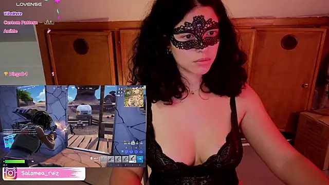 Snapshot of salomea_r chatting on April 2026 09:39:33 PM salomea r online show from April 2026 09:39:33 PM