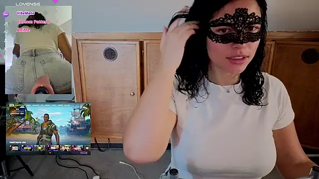 Snapshot of salomea_r chatting on April 2026 12:19:02 PM salomea r online show from April 2026 12:19:02 PM