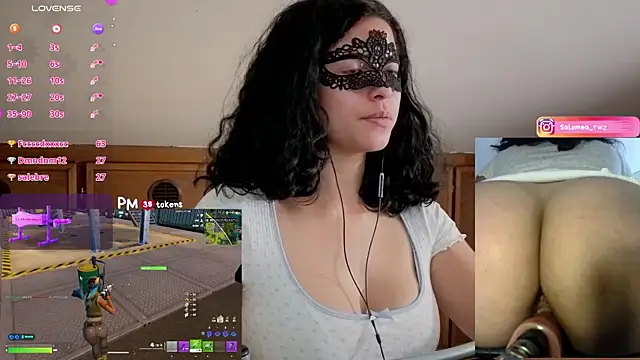 Snapshot of salomea_r chatting on April 2026 07:58:01 PM salomea r online show from April 2026 07:58:01 PM