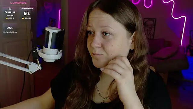 LizzyShine online show from October 2025 04:51:02 PM